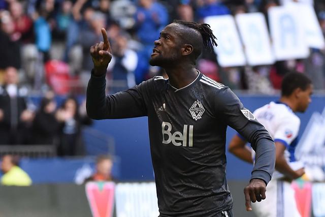 英媒：热刺也有意费耶诺德后卫汉茨科